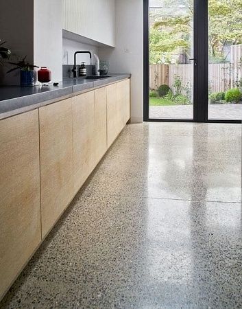 Полимерный наливной пол для кухни - пример выполнения