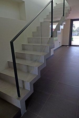 Отделка лестниц микроцементом - пример выполнения