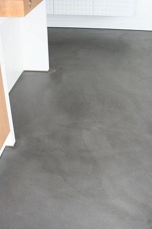 Нанесение микроцемента на пол - пример выполнения