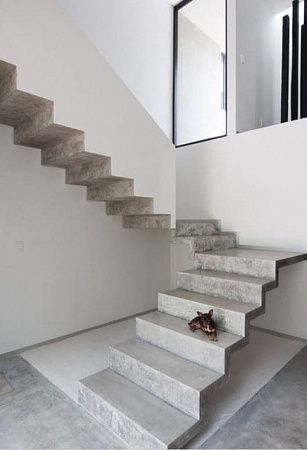 Отделка лестниц микроцементом - пример выполнения