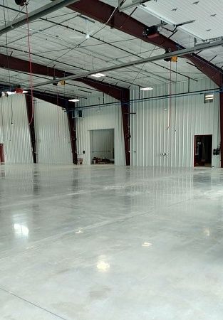 Промышленный полимерный наливной пол для гаража цена - образец Промышленный полимерный наливной пол для гаража цена - пример выполнения